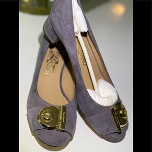 New Salvatore Ferragamo pumps / size 7.5